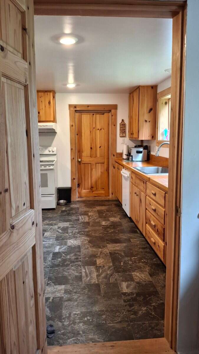 PERFECT LOCATION for your FAMILY AND BUSINESS