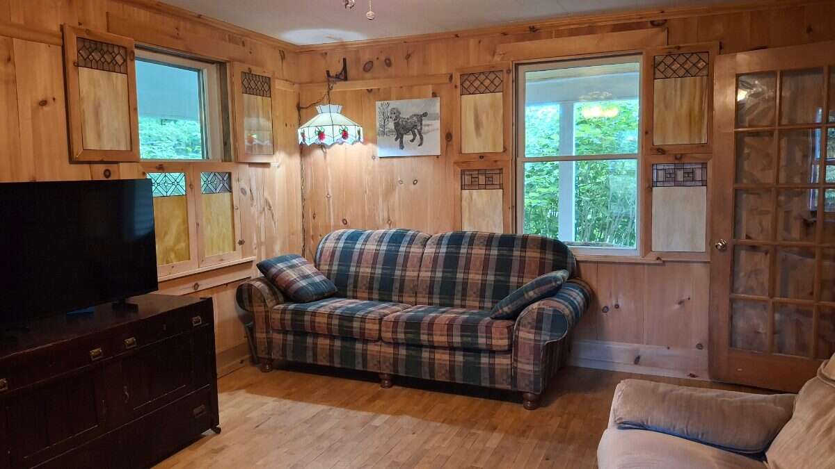 PERFECT LOCATION for your FAMILY AND BUSINESS