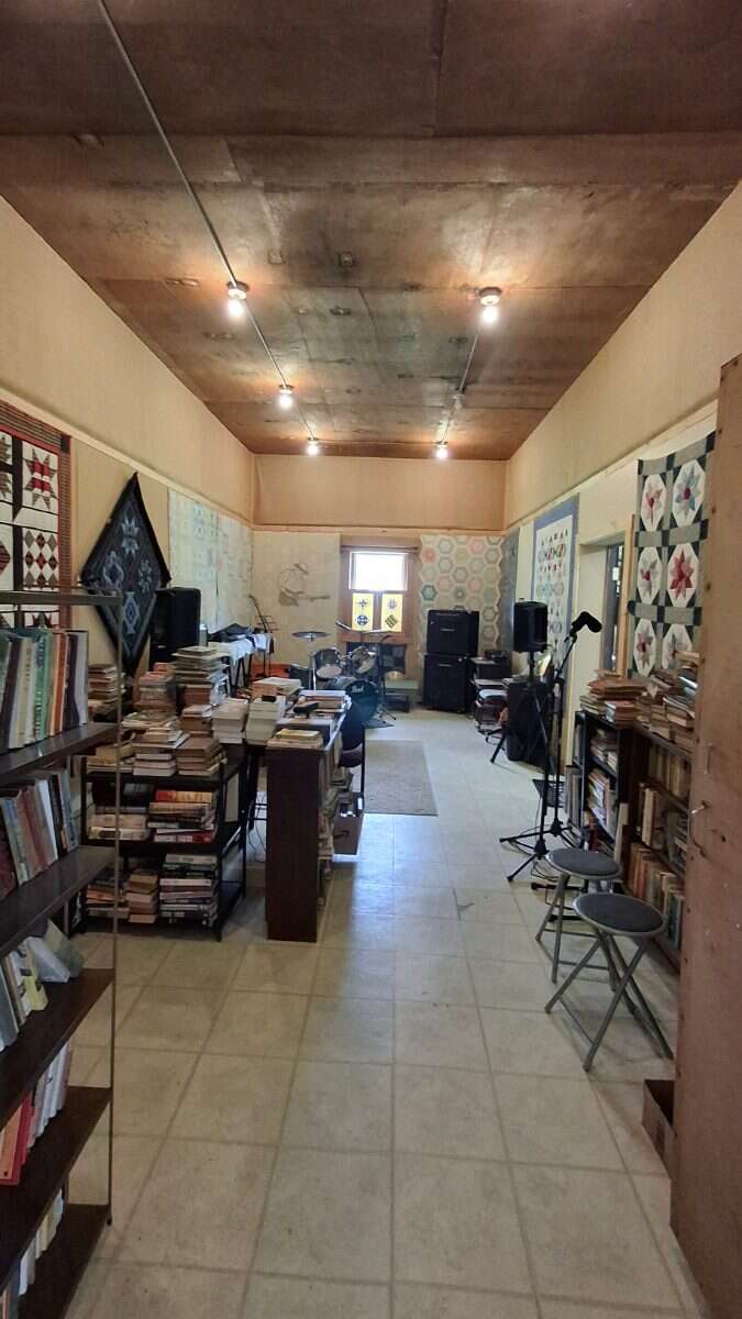 PERFECT LOCATION for your FAMILY AND BUSINESS