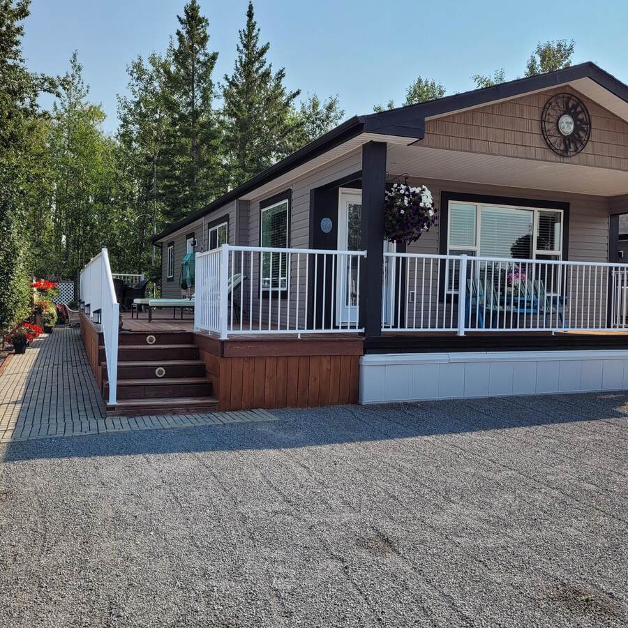 Recreational Property / Cottage / Detached House / Modular Home For Sale in Lacombe County, AB - 2 bed, 1 bath