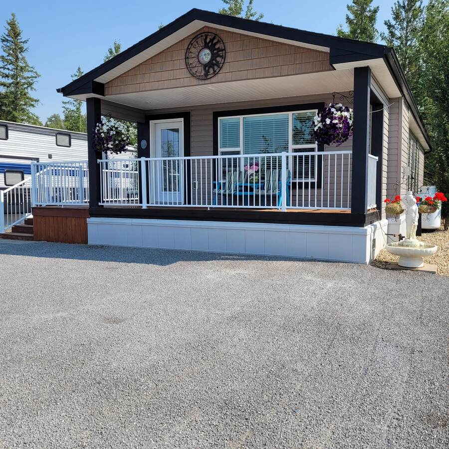 Recreational Property / Cottage / Detached House / Modular Home For Sale in Lacombe County, AB - 2 bed, 1 bath