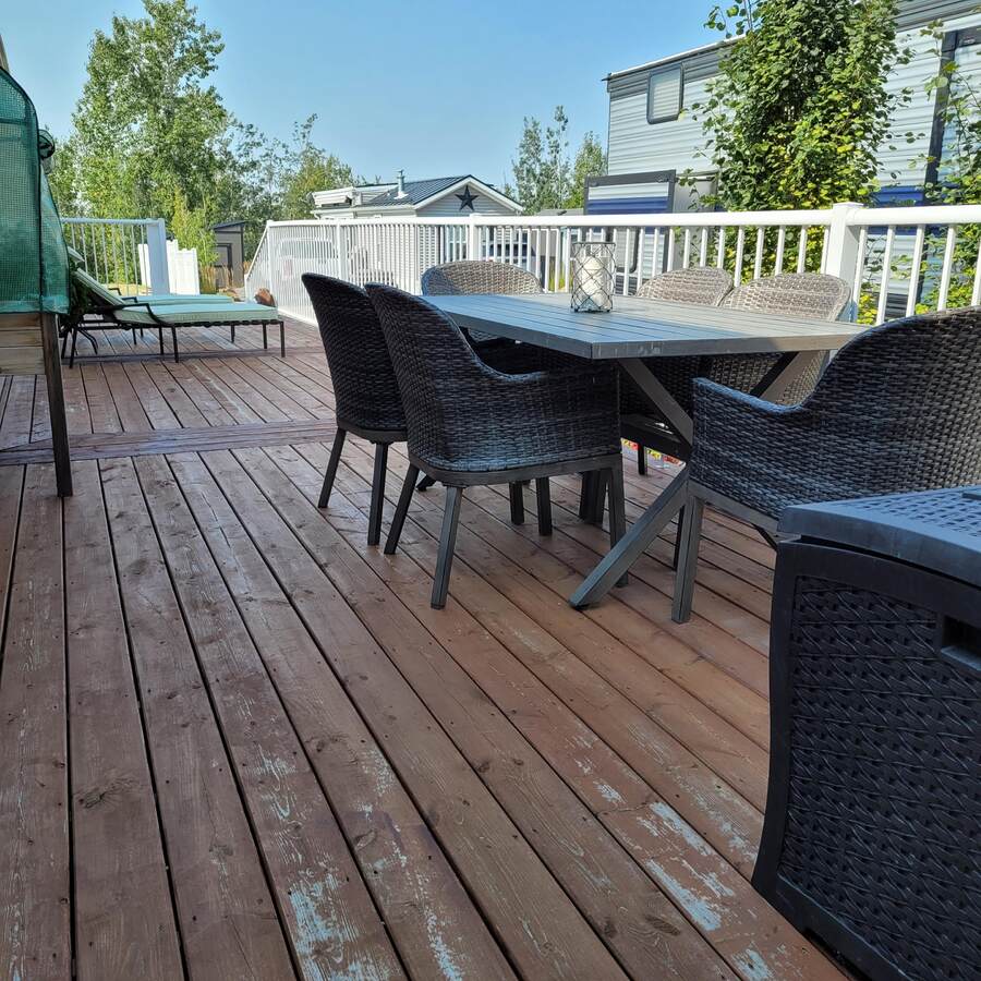 Large Deck with plenty of Dinning and Lounging area
