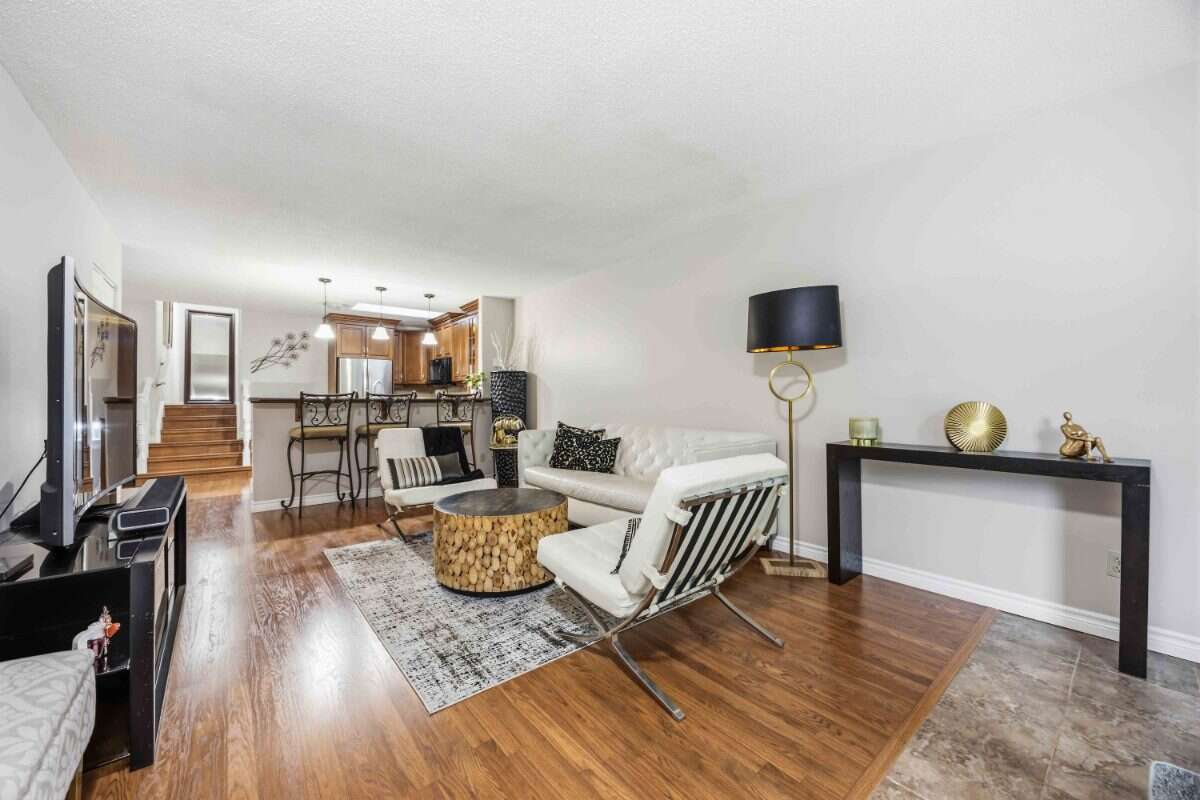 Move-In Ready 3-Bed Backsplit in Sherwood Village