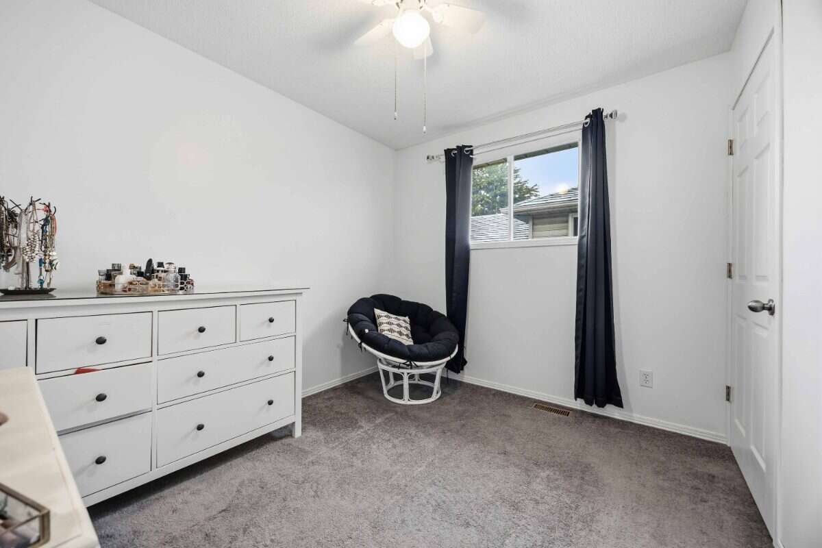 Move-In Ready 3-Bed Backsplit in Sherwood Village
