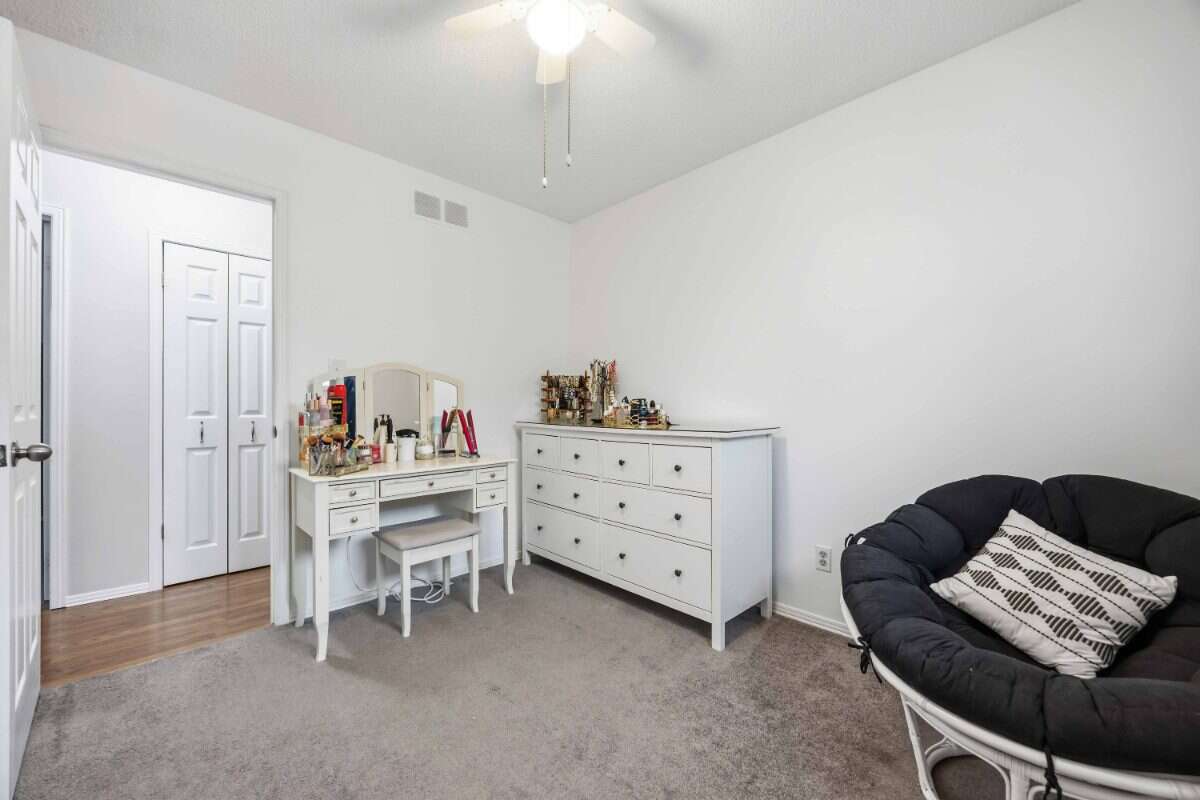 Move-In Ready 3-Bed Backsplit in Sherwood Village