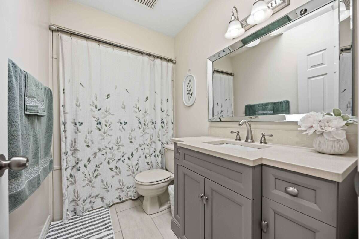 Move-In Ready 3-Bed Backsplit in Sherwood Village