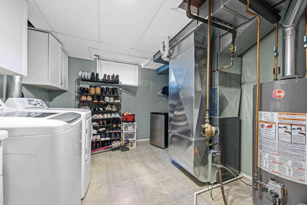 Move-In Ready 3-Bed Backsplit in Sherwood Village