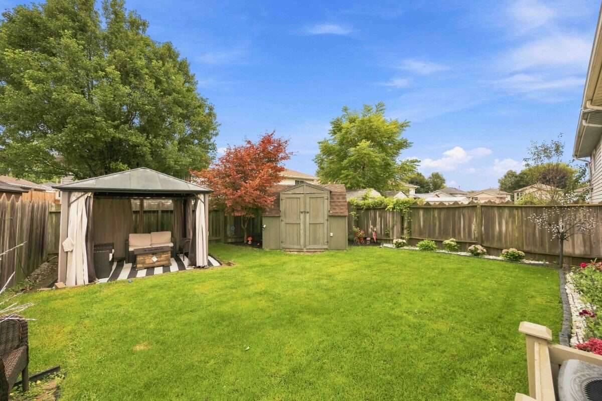 Move-In Ready 3-Bed Backsplit in Sherwood Village