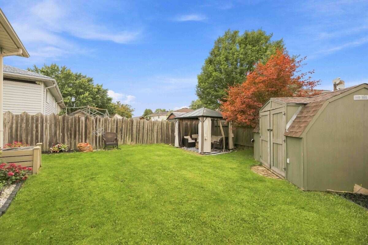 Move-In Ready 3-Bed Backsplit in Sherwood Village