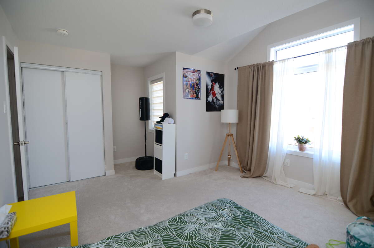 A Place to Call Home in Family-Friendly Barrhaven