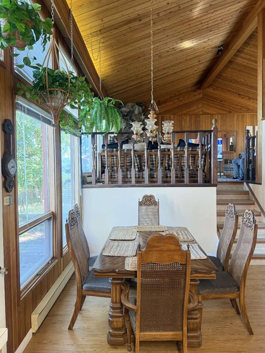 Shuswap Lakefront — 102.45' Sandy Beach Frontage