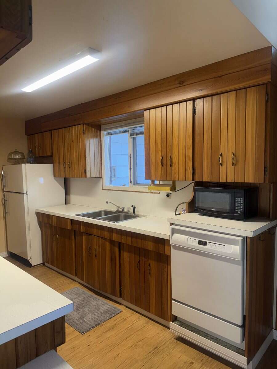 Shuswap Lakefront — 102.45' Sandy Beach Frontage