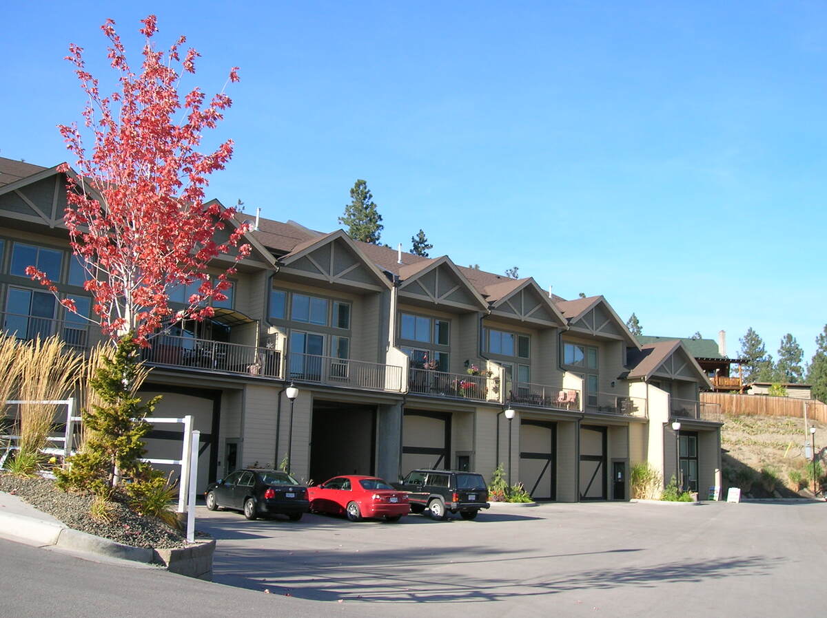 Townhouse For Sale in West Kelowna, BC - 2 bed, 2 bath