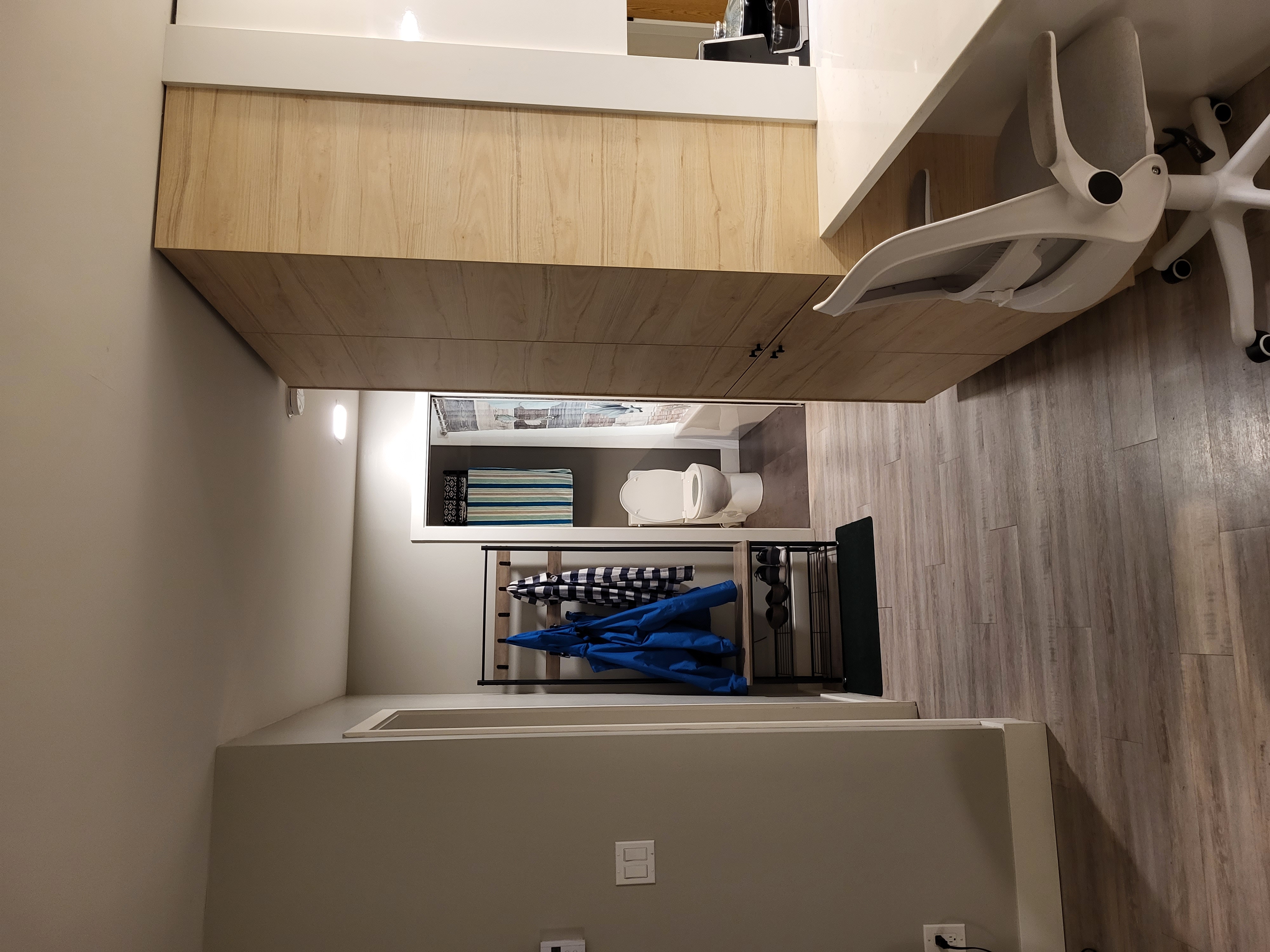 Nicely Renovated Starter Apartment 1 Bed + 1 Bath