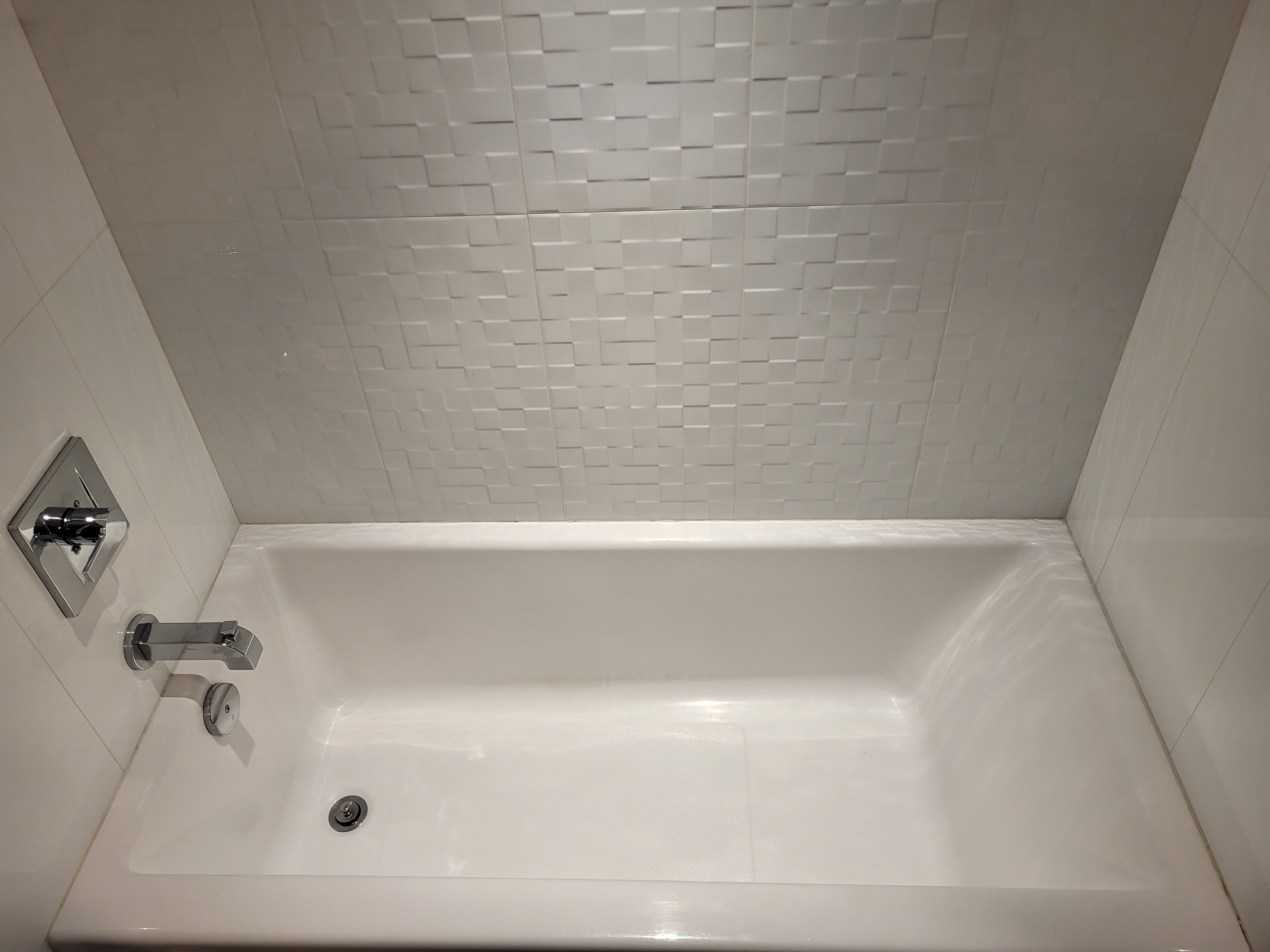 Nicely Renovated Starter Apartment 1 Bed + 1 Bath