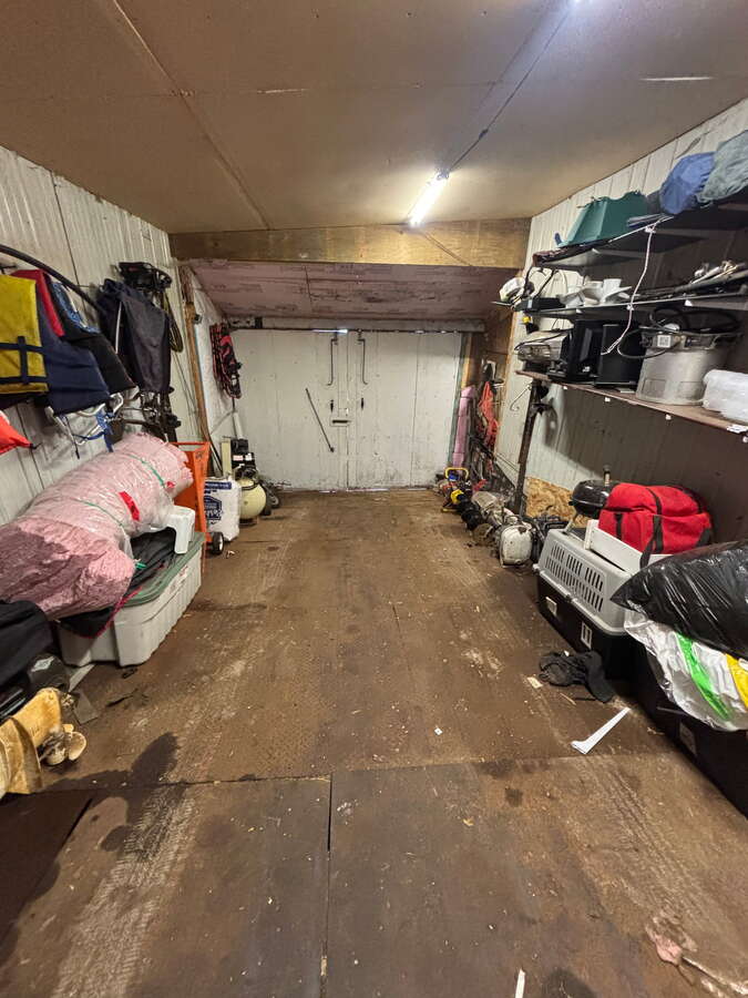 Renovated 4 bed 3 bath home on 100x200 lot w/Shop!