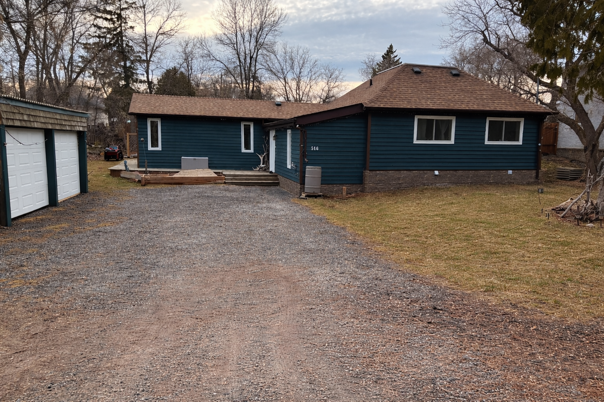 Renovated 4 bed 3 bath home on 100x200 lot w/Shop!