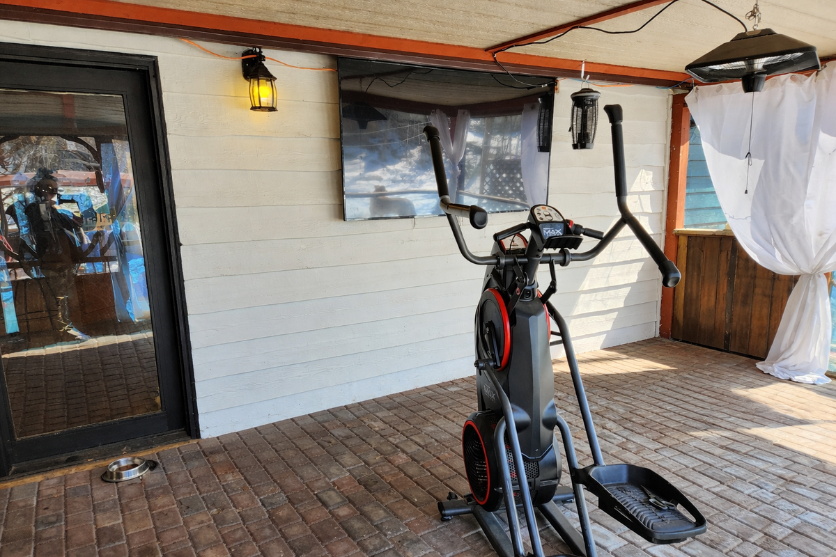 Renovated 4 bed 3 bath home on 100x200 lot w/Shop!