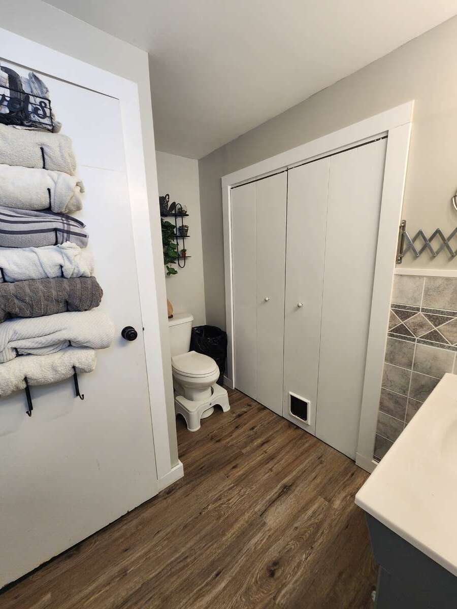 Renovated 4 bed 3 bath home on 100x200 lot w/Shop!