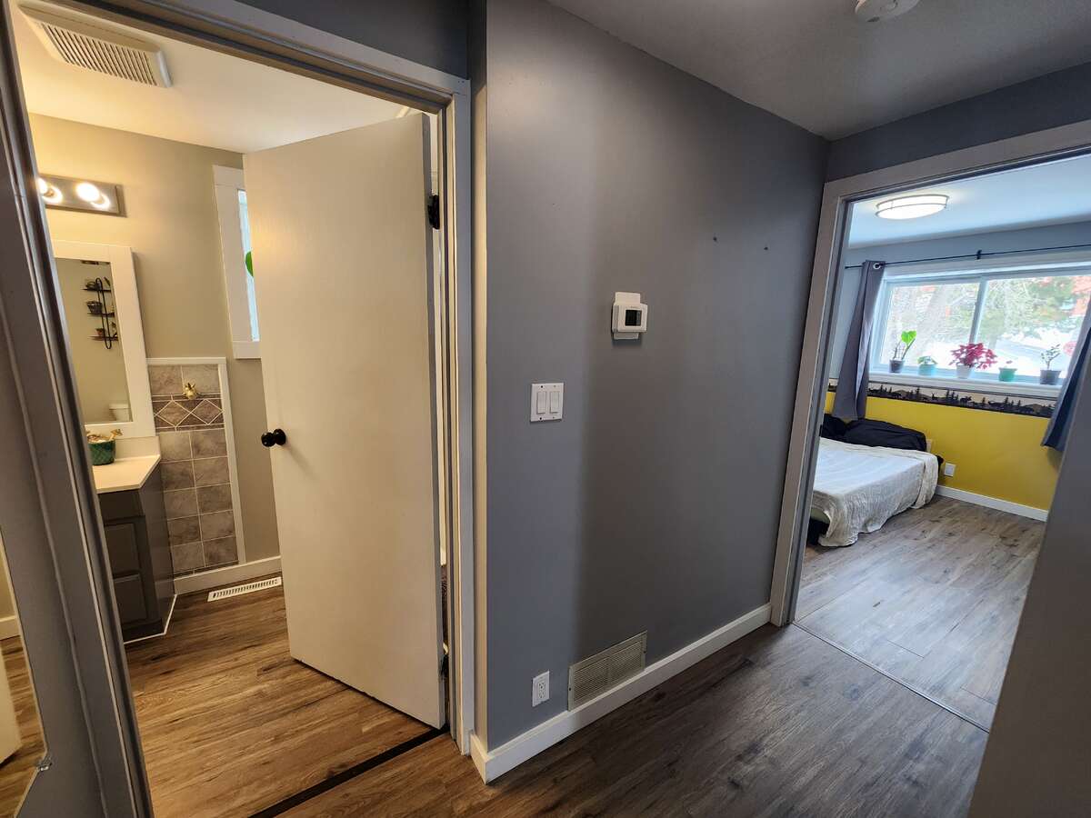 Renovated 4 bed 3 bath home on 100x200 lot w/Shop!