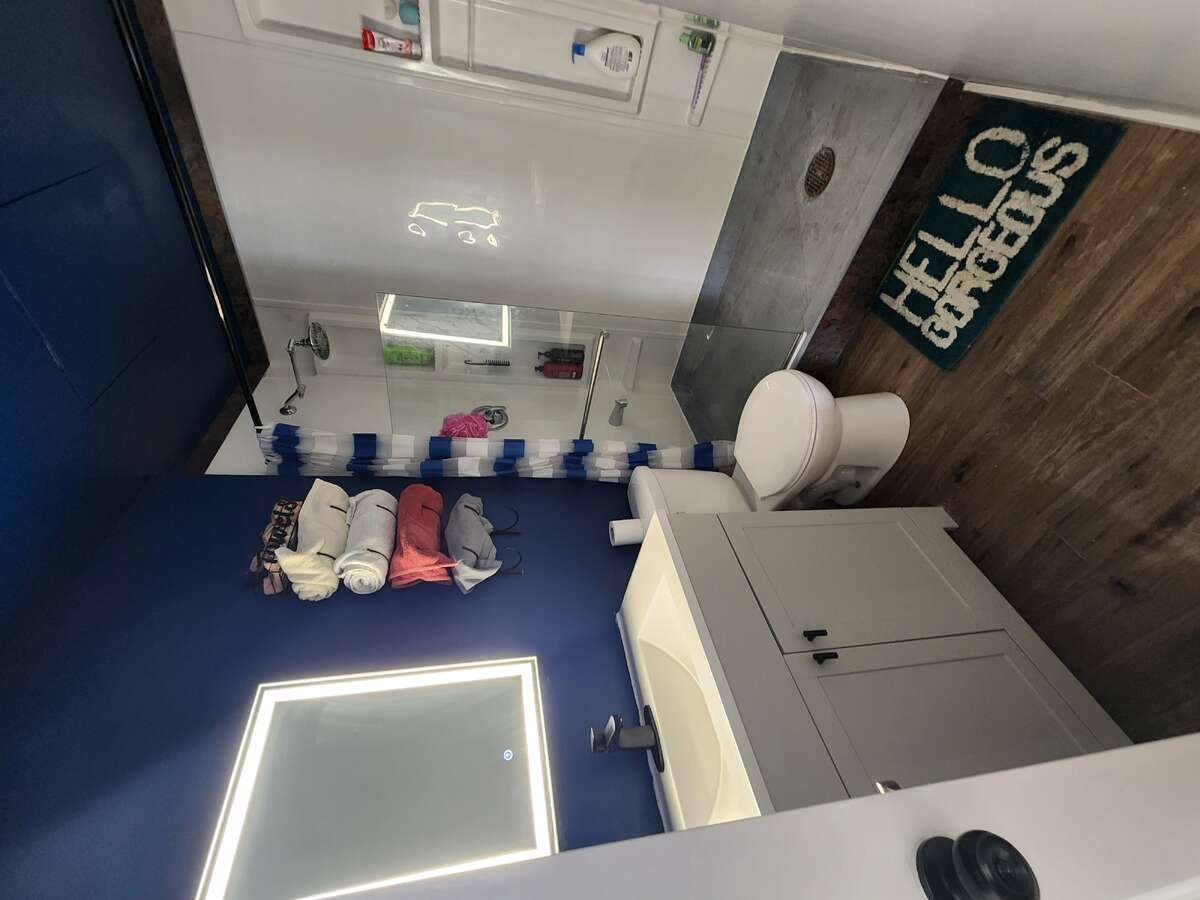 Renovated 4 bed 3 bath home on 100x200 lot w/Shop!