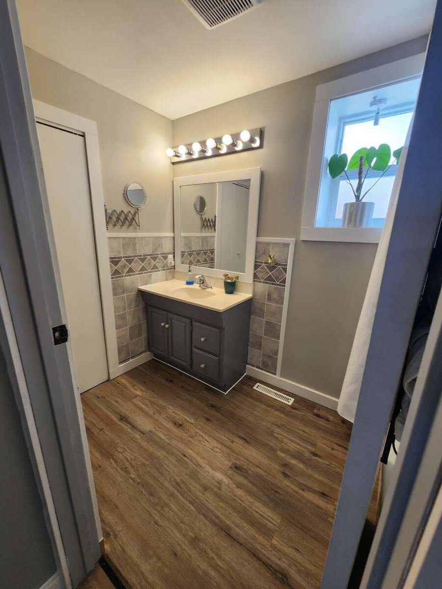 Renovated 4 bed 3 bath home on 100x200 lot w/Shop!