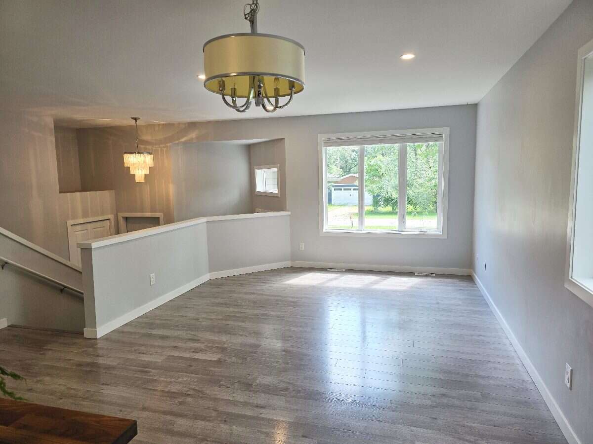 Move-in Ready Modern Bi-level