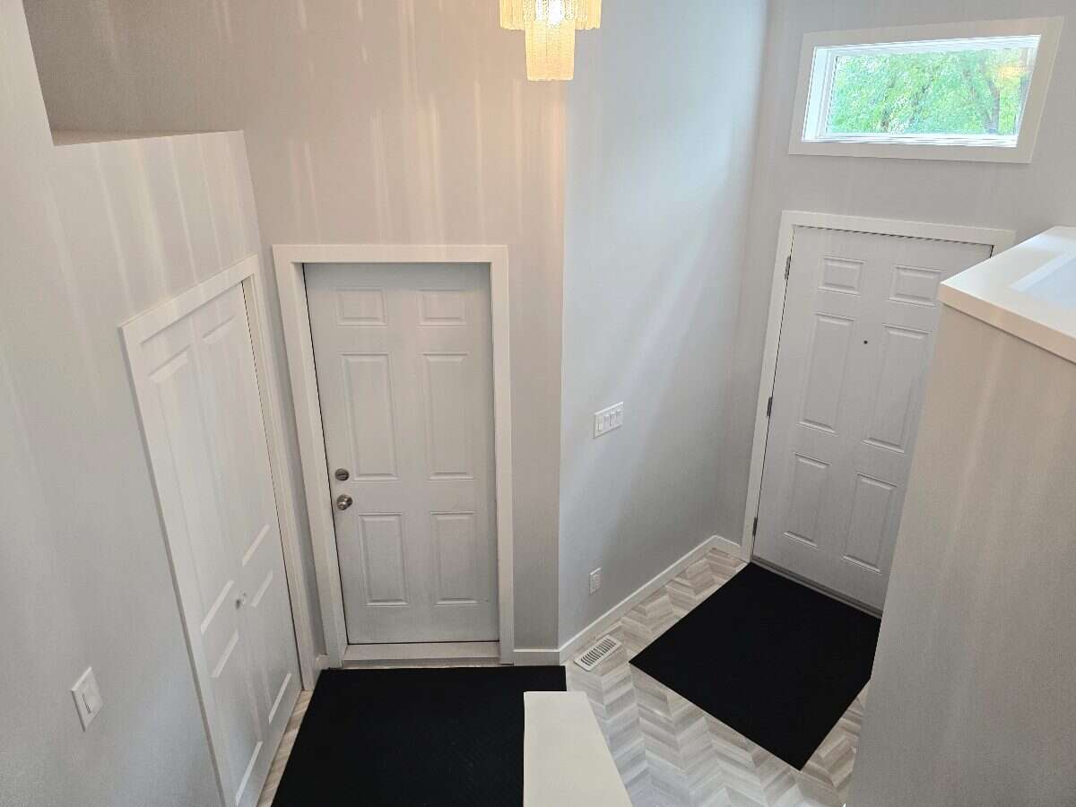 Move-in Ready Modern Bi-level