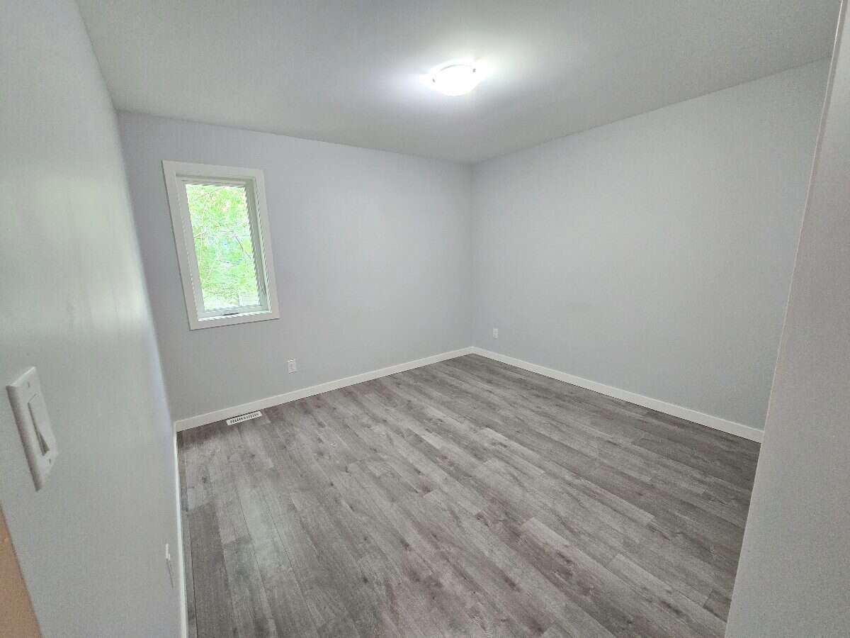 Move-in Ready Modern Bi-level