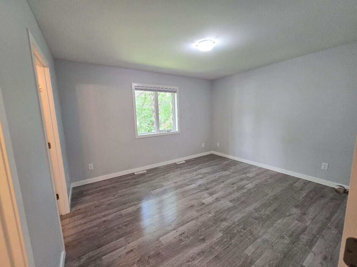Move-in Ready Modern Bi-level