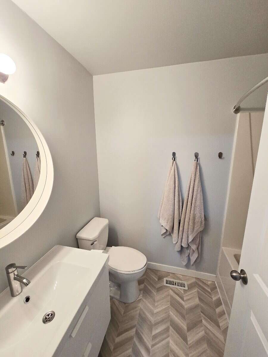 Move-in Ready Modern Bi-level