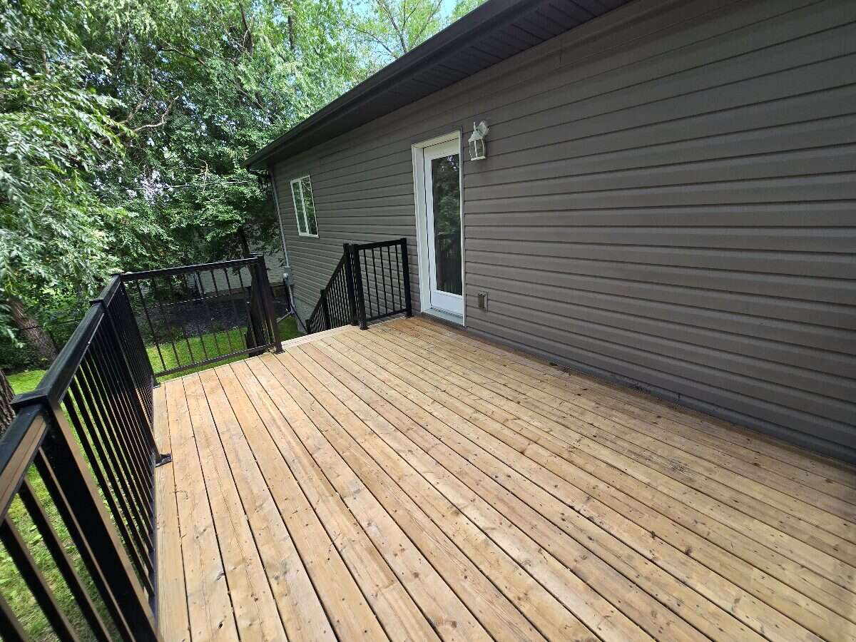 Move-in Ready Modern Bi-level