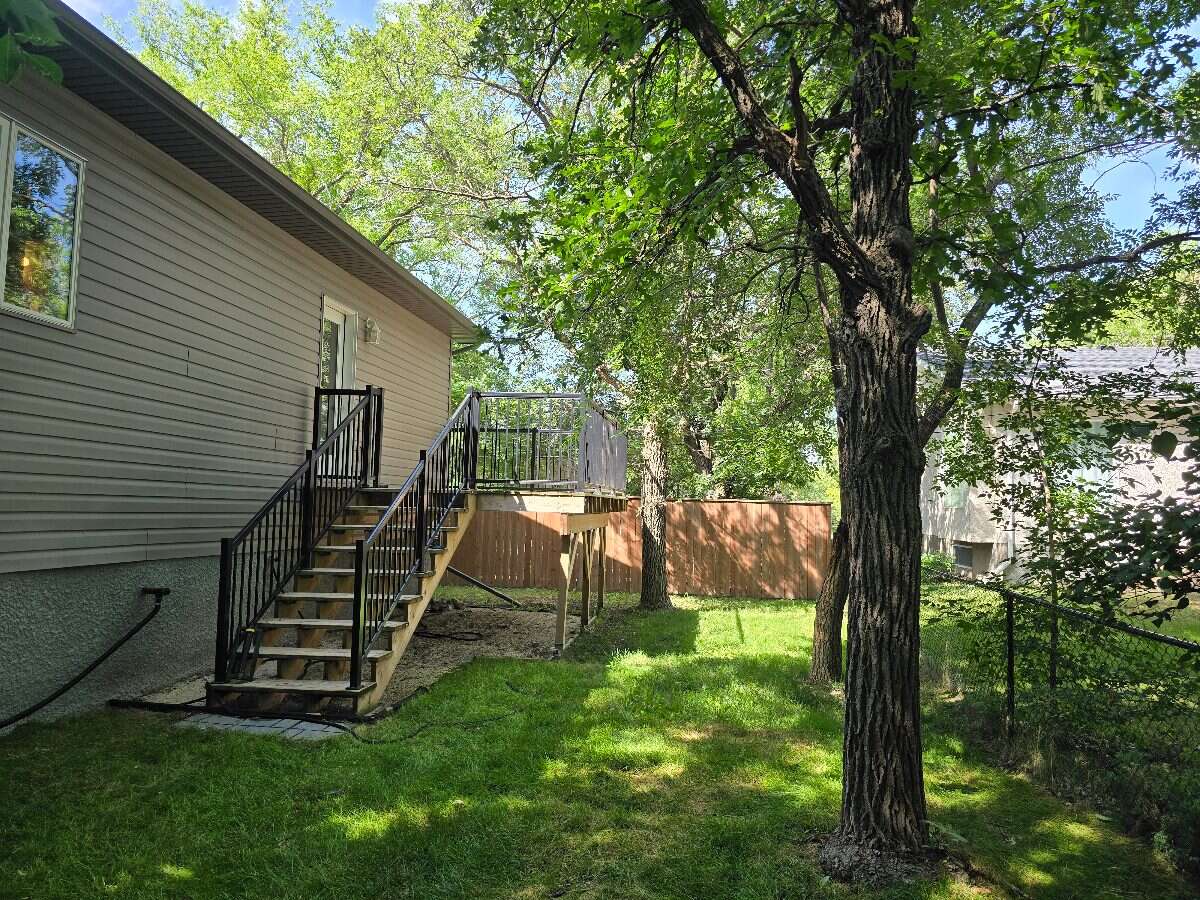 Move-in Ready Modern Bi-level