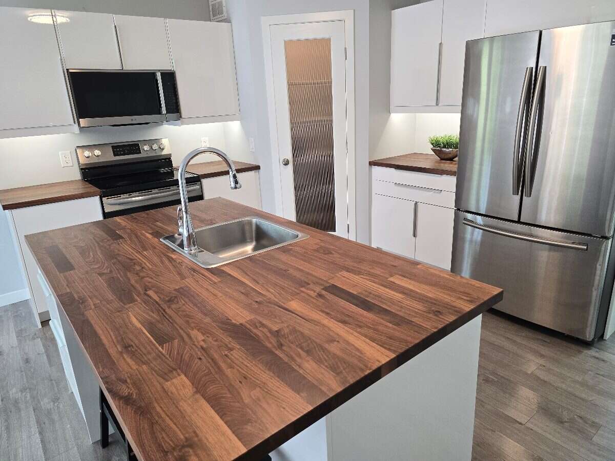 Move-in Ready Modern Bi-level