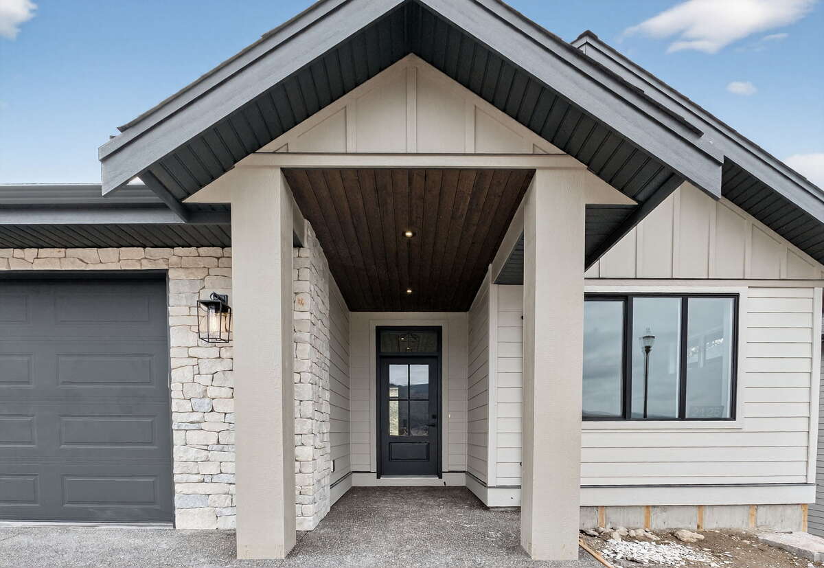 2125 Montenegro Drive