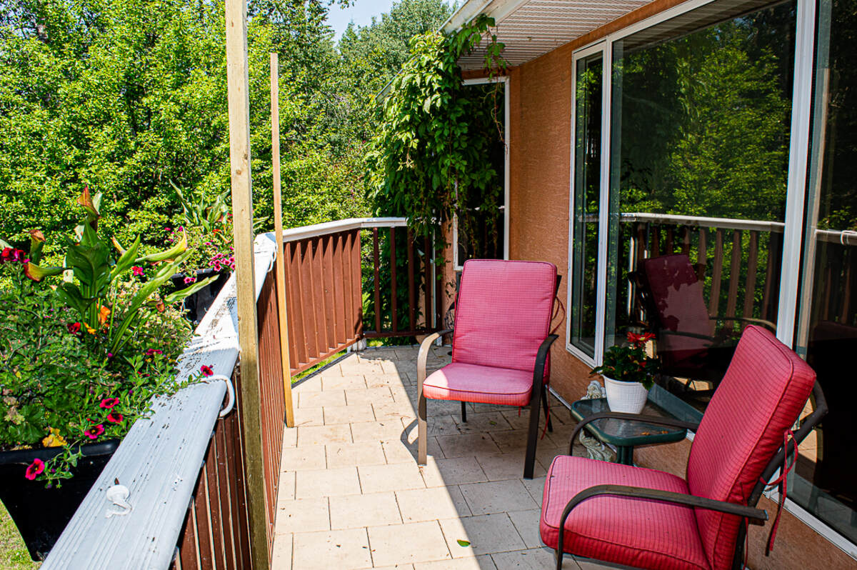 Front deck