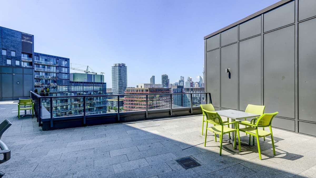 Communal Rooftop Patio