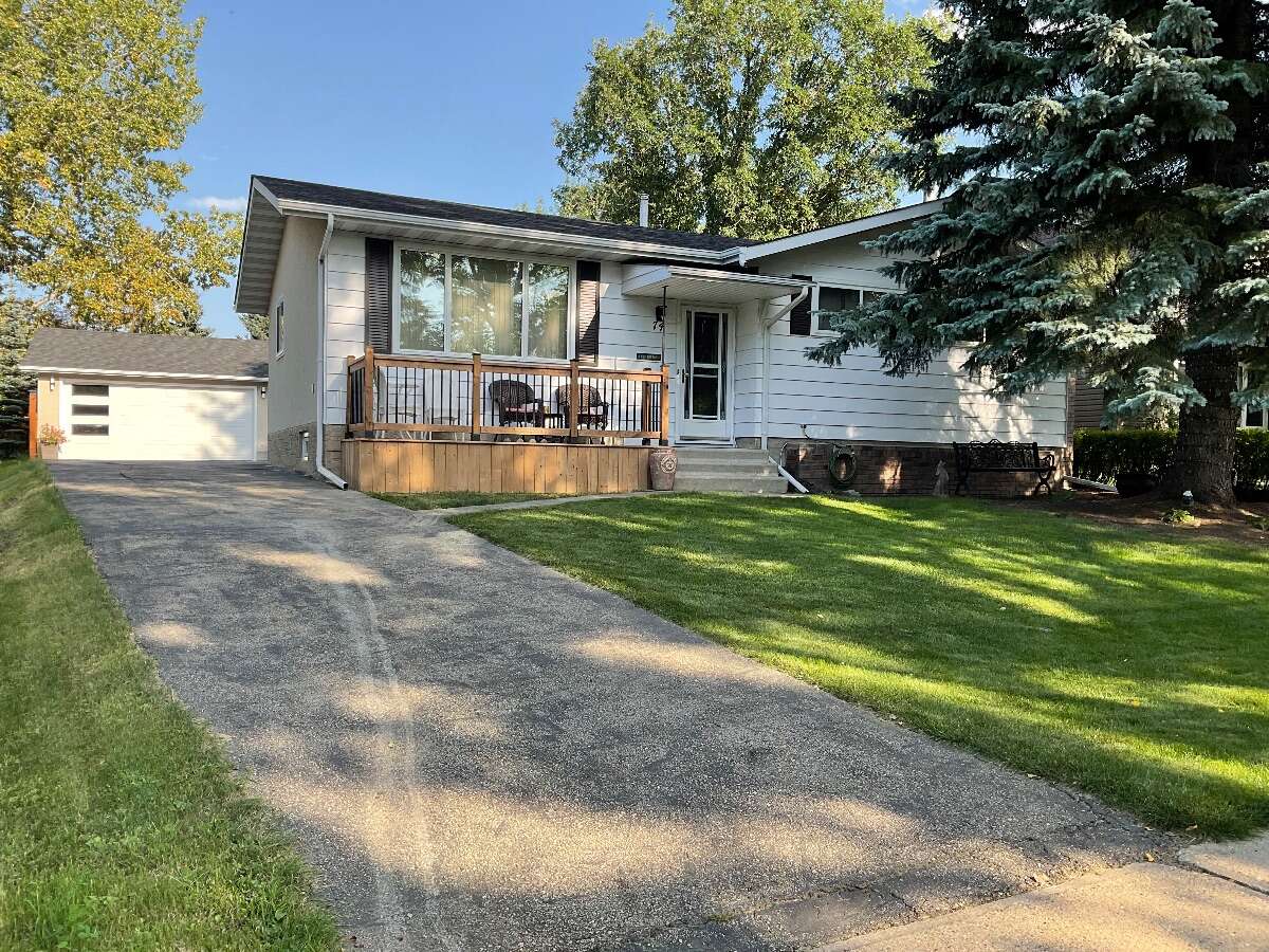 74 GREYSTONE CRES