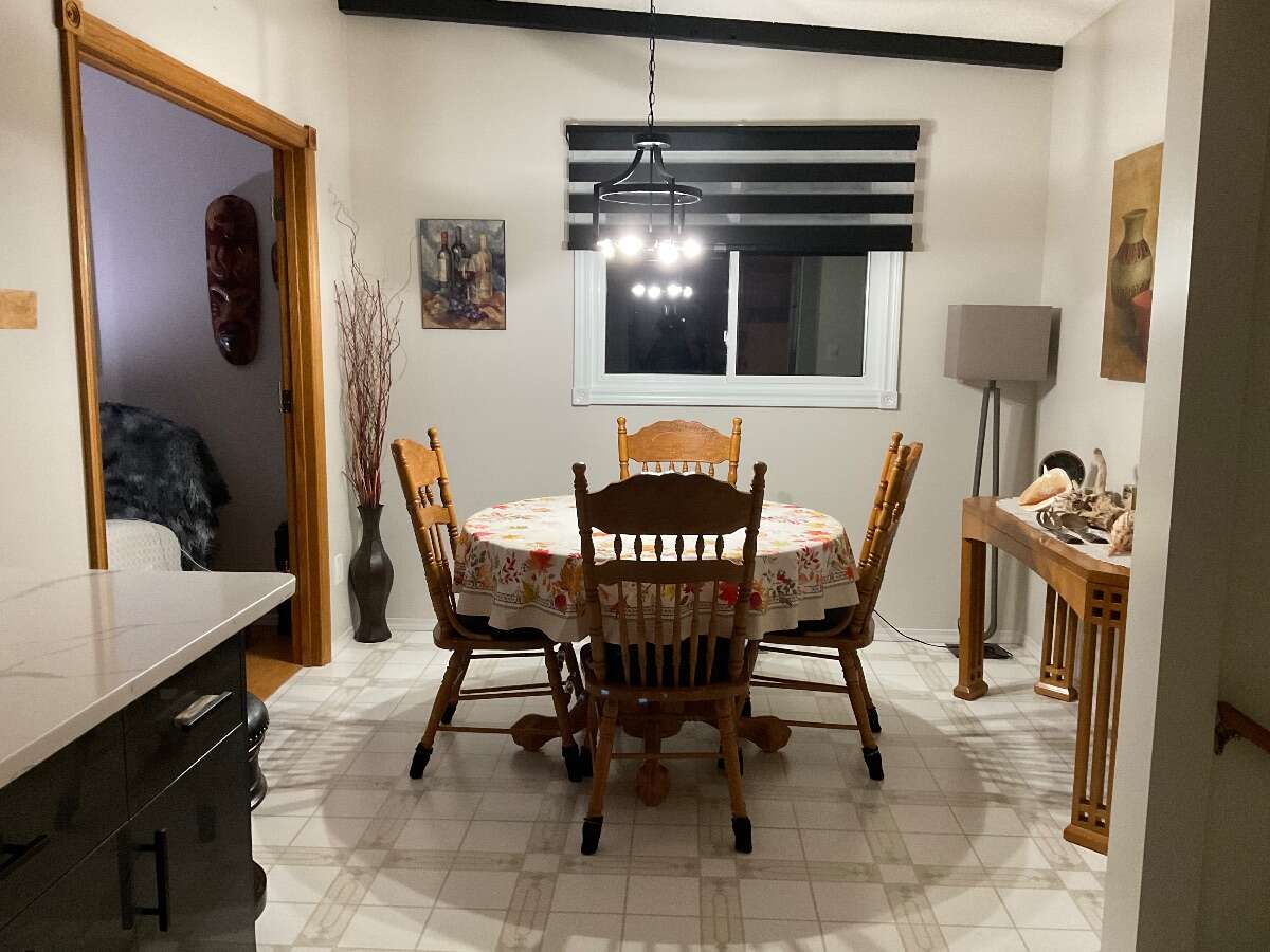 Sherwood Park Bungalow backing onto Walking Path