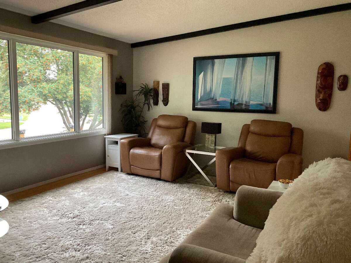 Sherwood Park Bungalow backing onto Walking Path