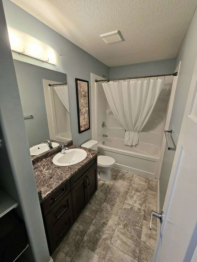 10 acre 6 bed home 16 minutes to Grande Prairie