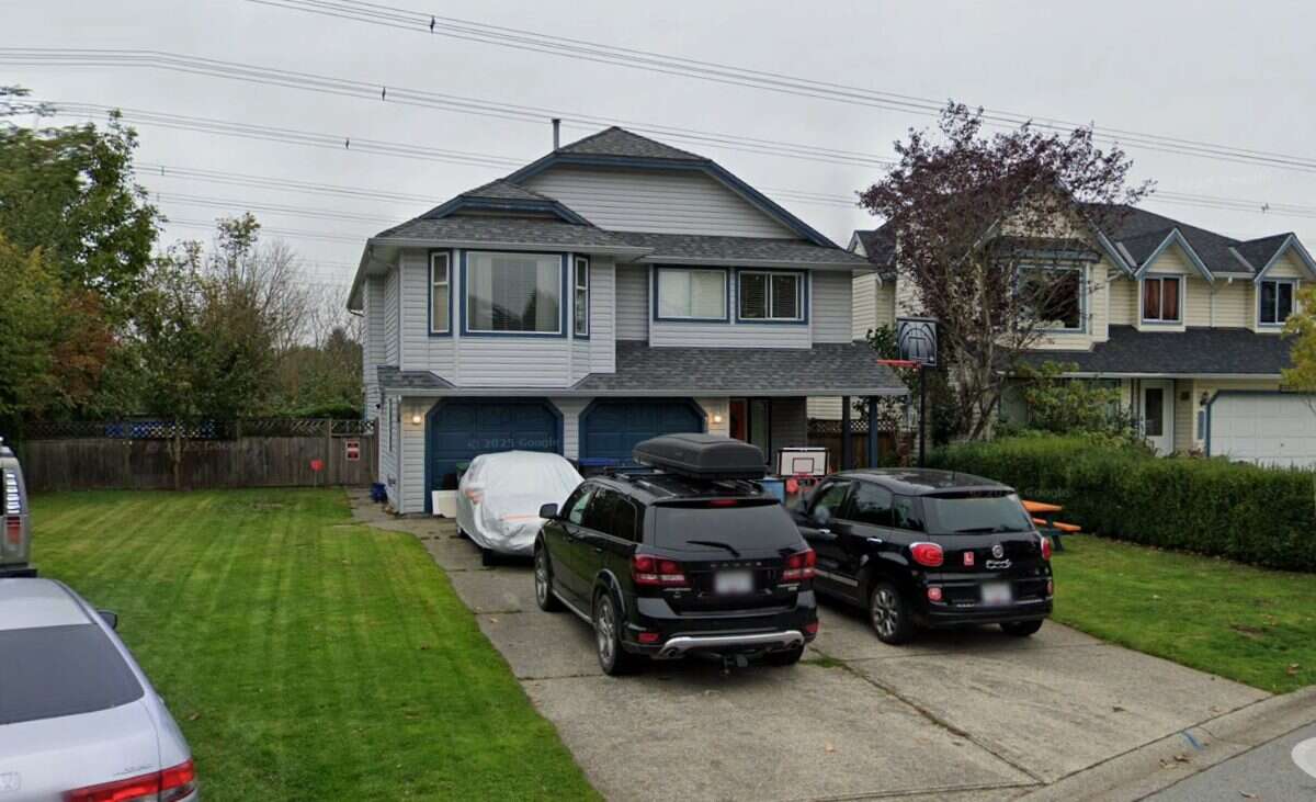 Photo of 18622 59 Ave, Surrey, BC