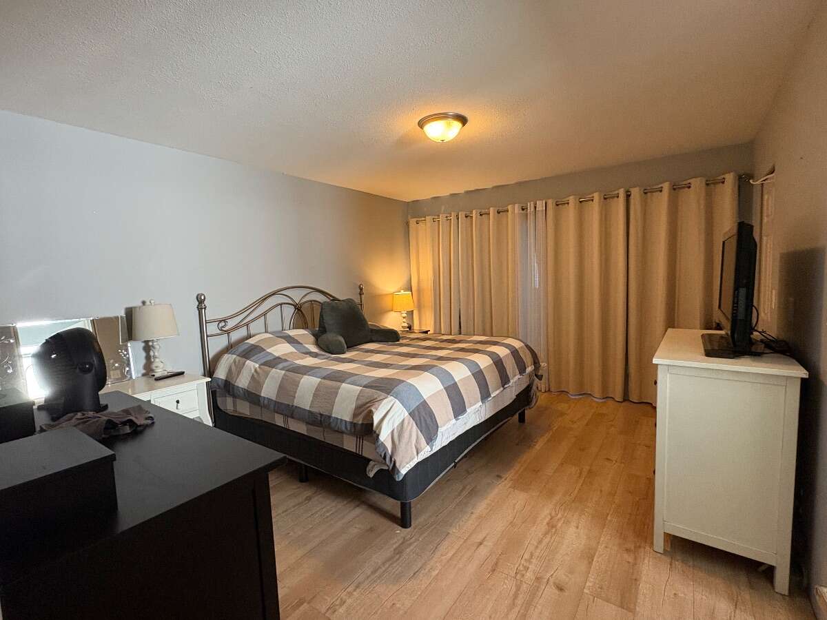 Single or multi-family detached home in Surrey BC