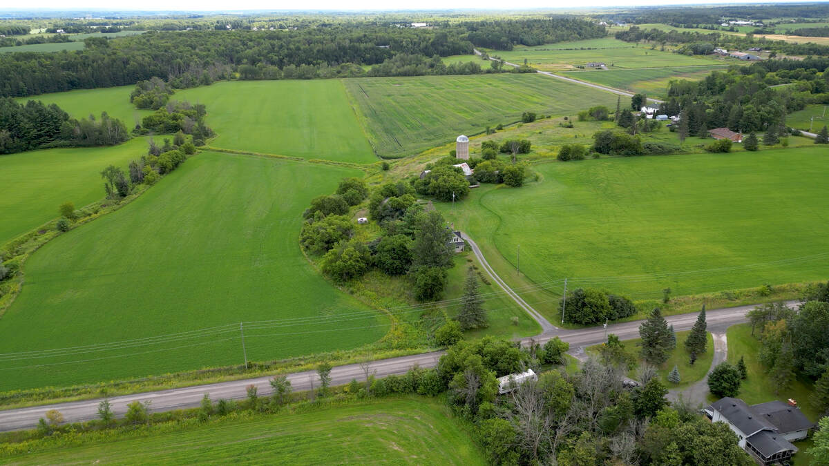 Farm For Sale in Sarsfield, ON - 3 bed, 2 bath