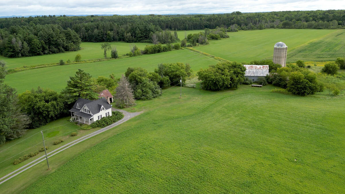 Farm For Sale in Sarsfield, ON - 3 bed, 2 bath