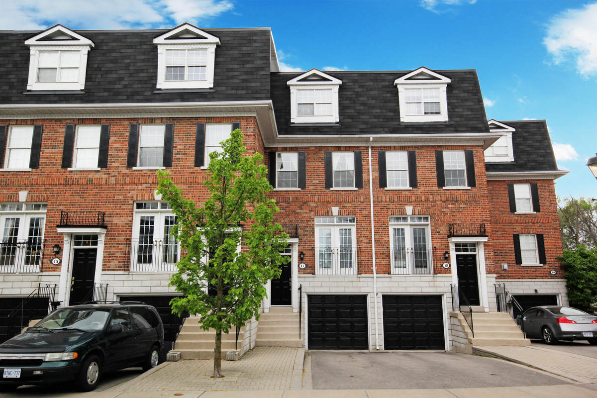 Townhouse For Rent in Richmond Hill, ON - 3 bed, 3 bath
