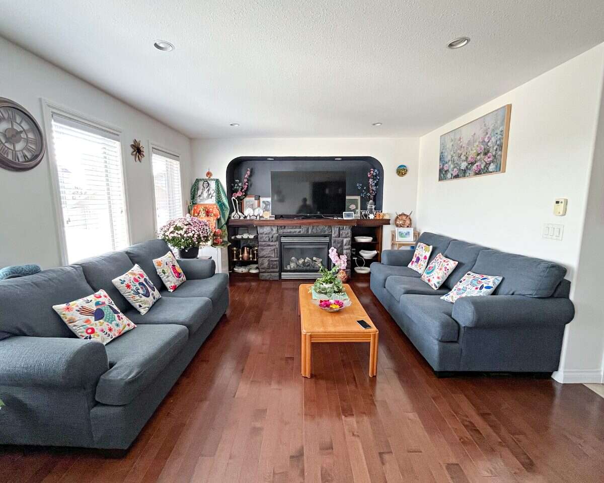5-Bed Home, Suite, Garage & Green-Space Views