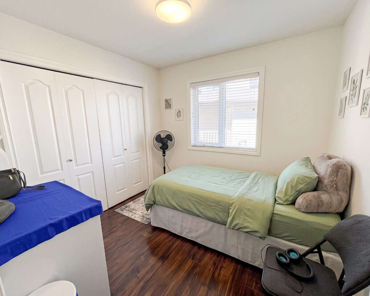 5-Bed Home, Suite, Garage & Green-Space Views