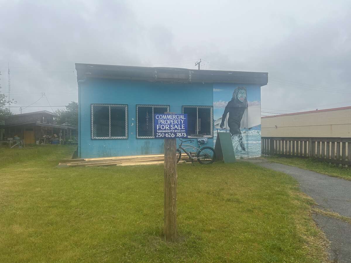 Three (3) unit Commercial Freehold