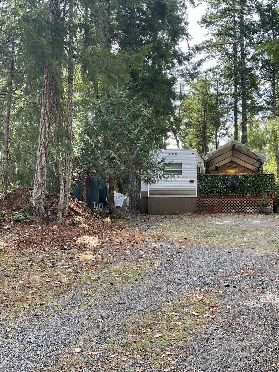 Land with Building(s) / Recreational Property For Sale on Gabriola Island, BC - 1 bed, 1 bath